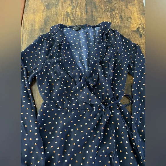 f21 blue wrap dress with orange polka dots ruffle trim - Picture 9 of 13